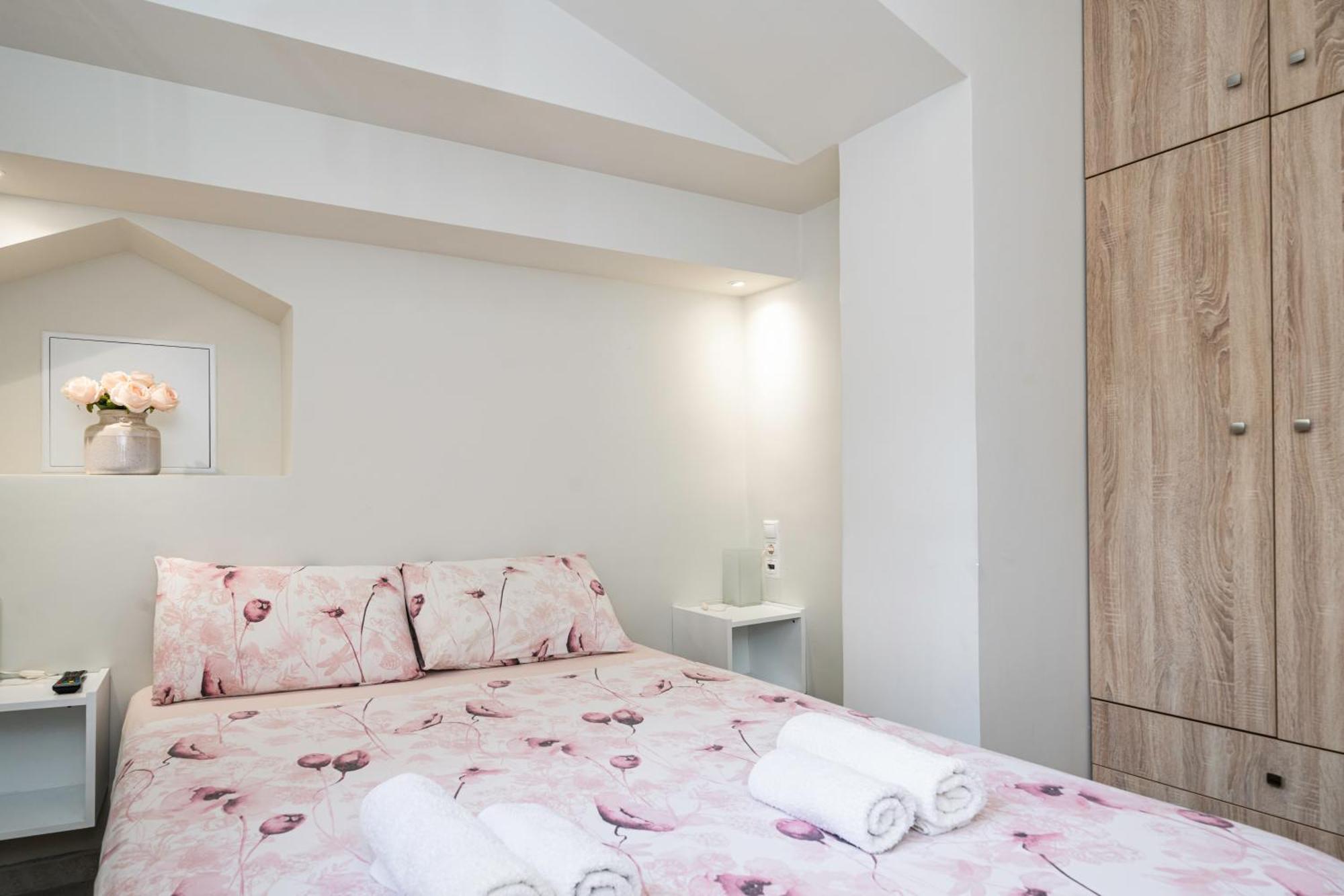 Neon Apartment, Modern, High Quality, Central Apt, Heraklion City Екстер'єр фото